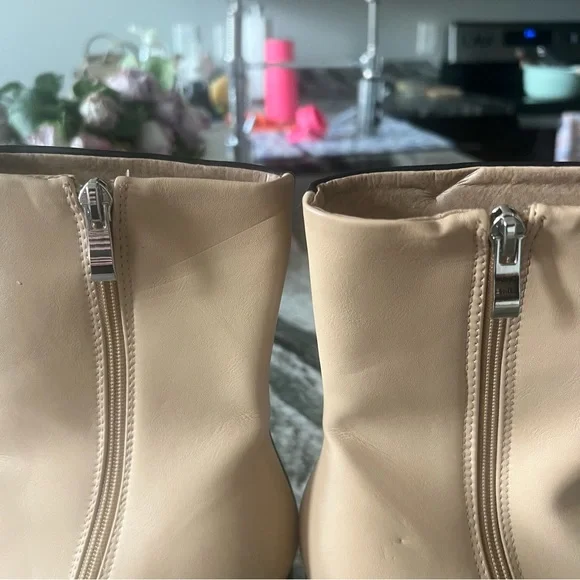 PRINCESS POLLY | Two Sided Story Boots in Black & Cream🖤 - Picture 8 of 13